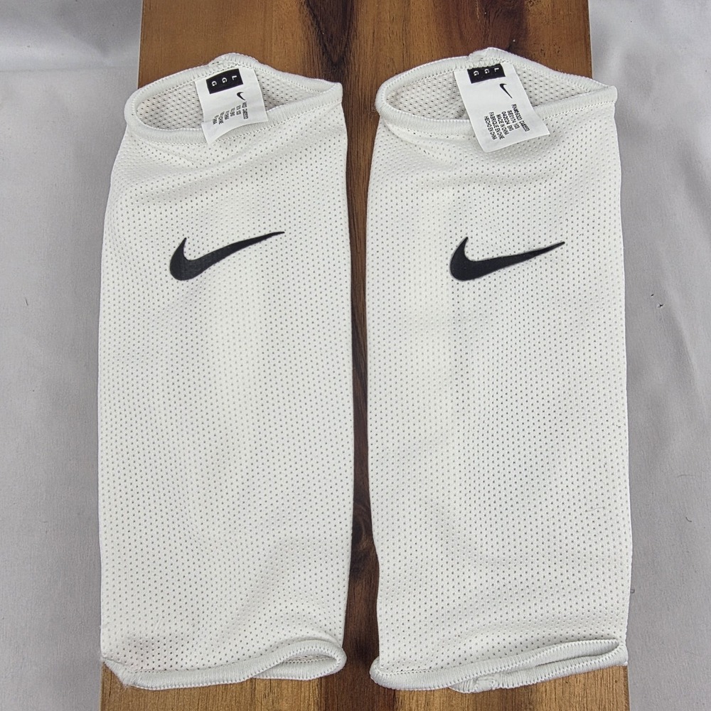 Nike Guard Lock Soccer Shin Guard Sleeves White Black Mesh Size Large Pair NEW